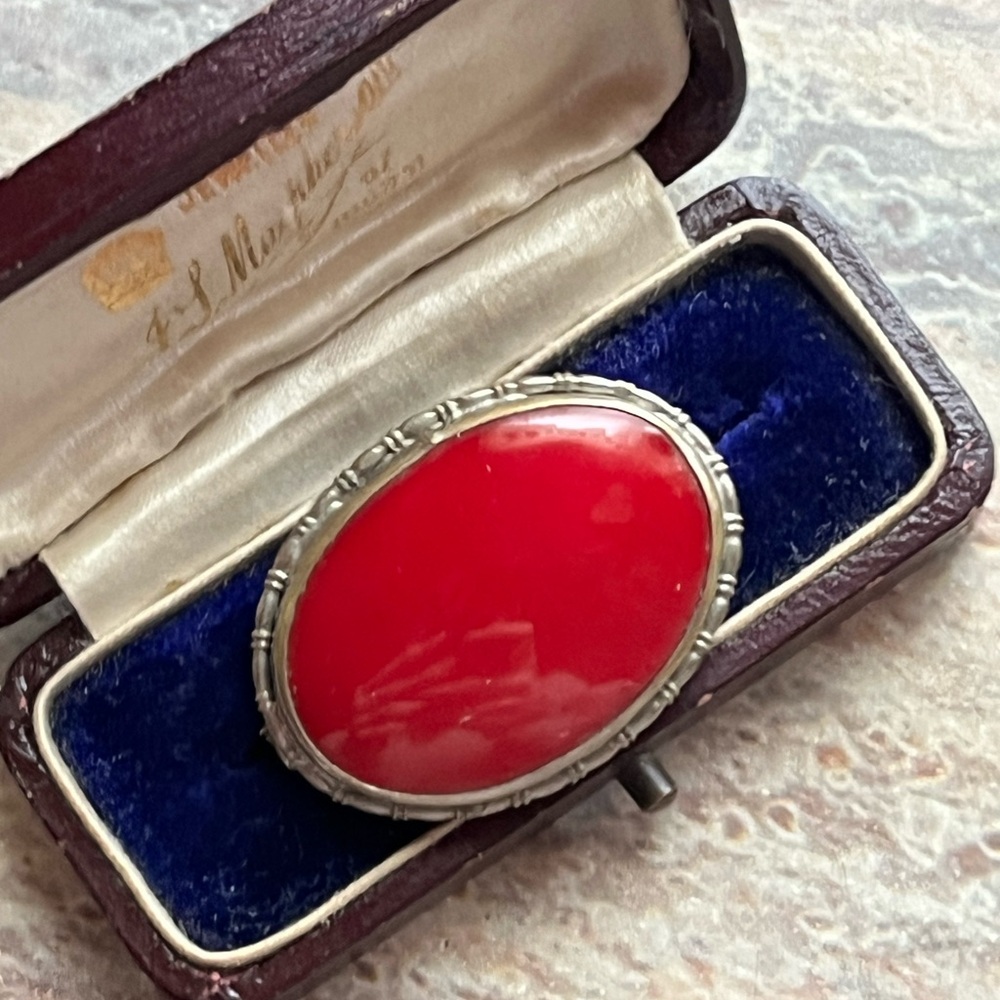 Antique Czechoslovakian Red Slag Glass Brooch - Picture 6 of 12